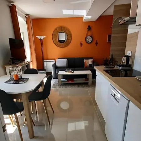 L'ariane, Vue Sur Le Chateau Lejlighed