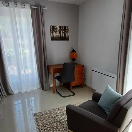 L'ariane, Vue Sur Le Chateau Foix