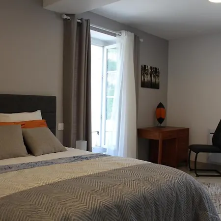 L'ariane, Vue Sur Le Chateau Foix