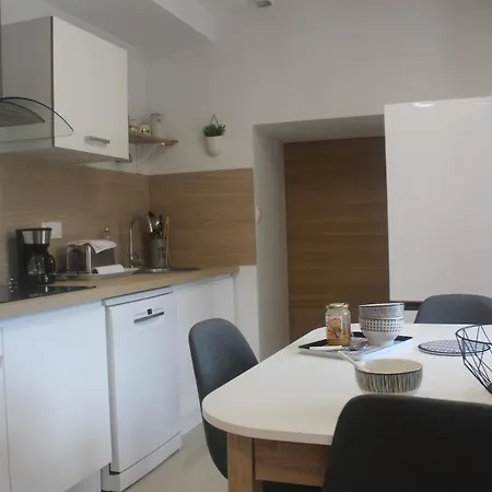 L'ariane, Vue Sur Le Chateau