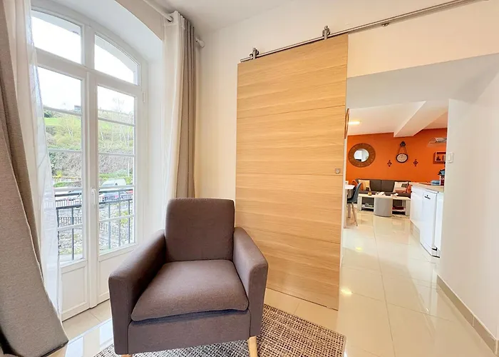 L'ariane, Vue Sur Le Chateau *