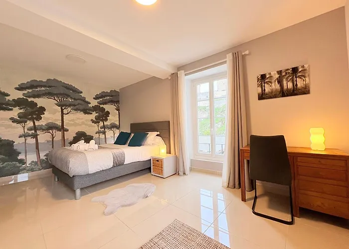 L'ariane, Vue Sur Le Chateau * Фуа