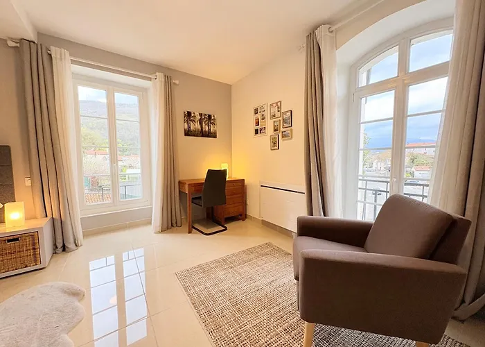 L'ariane, Vue Sur Le Chateau Фуа